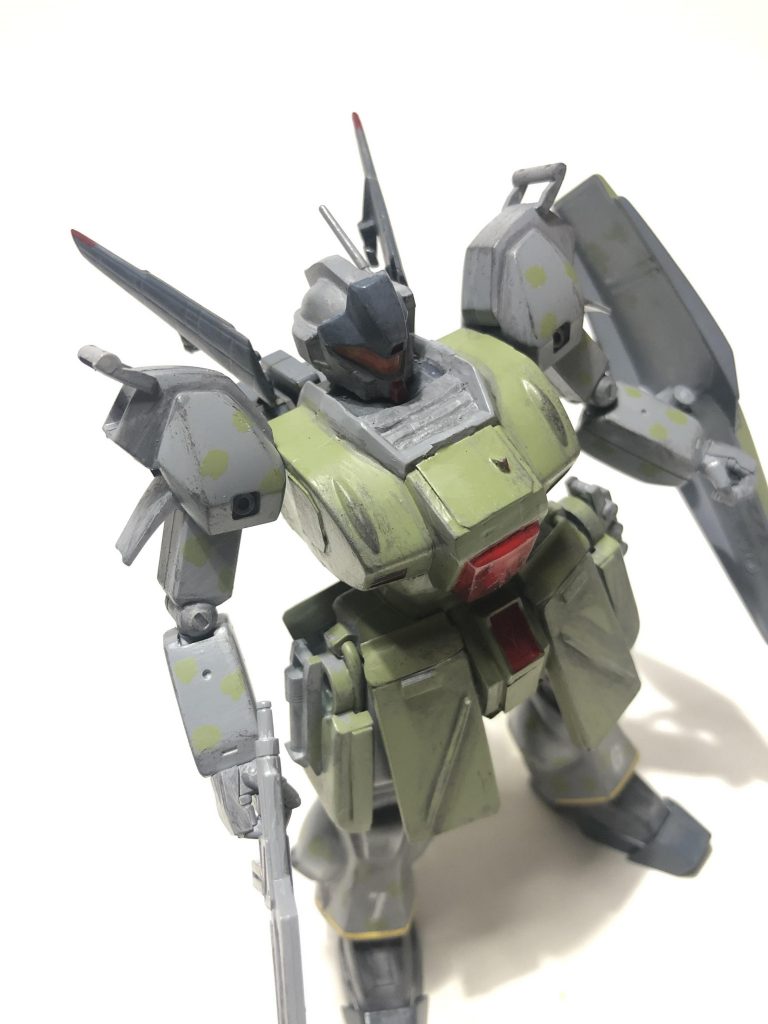 up

色調はよく使う自分配合のザクグリーンとニュートラルグレー。一部ミディアムブルーにザクグリーンのポイント迷彩を真似事してみて、ウェザリングは筆洗いの底に溜まった汚泥塗料。
この汚泥塗料はなんとも言えないつや消し感がでて気に入ってしまった☆

塗装方法は書き残しとくと後々便利。

いつか近い色調でネモとかGMⅡとか作ろう☆