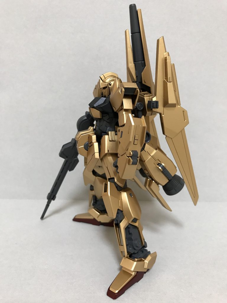 機体各部のグレーがアクセントです