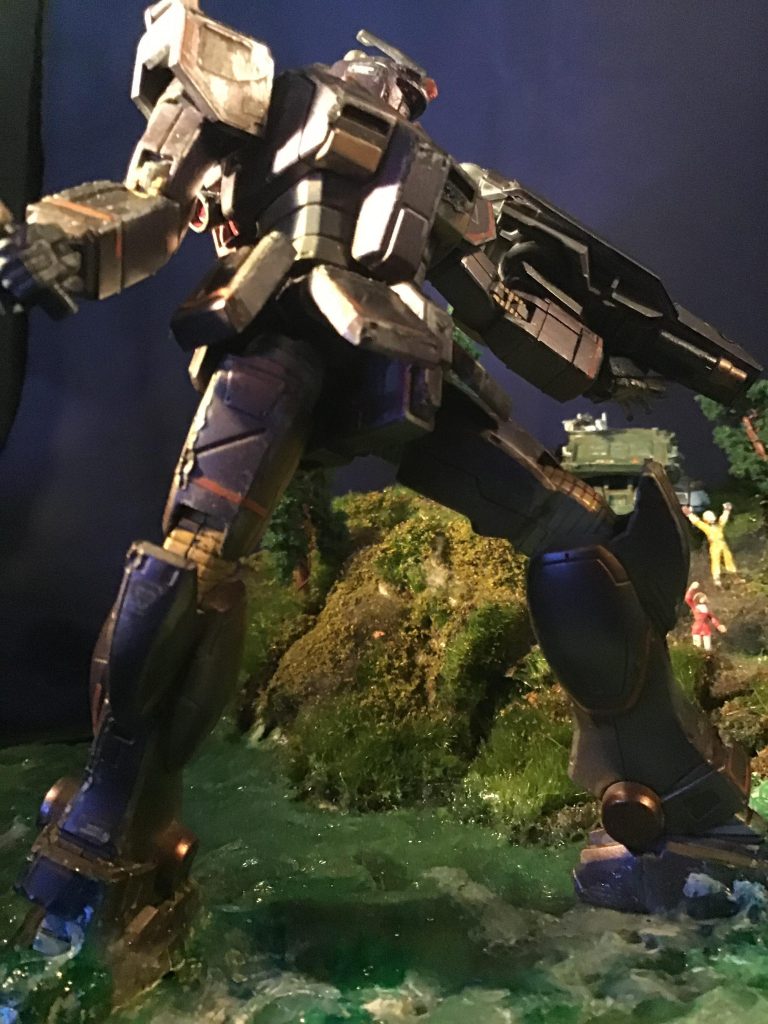 局地戦ガンダムも武器はビームサーベルのみ… ちょっと迷ってるかな〜