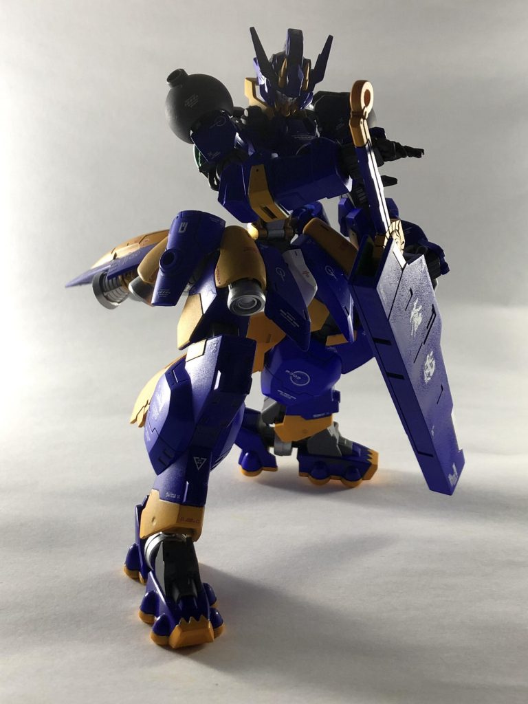 肩のブースターは付けてない方が好みです。【飛ぶ】ではなく、【翔ける】を表現したかった。