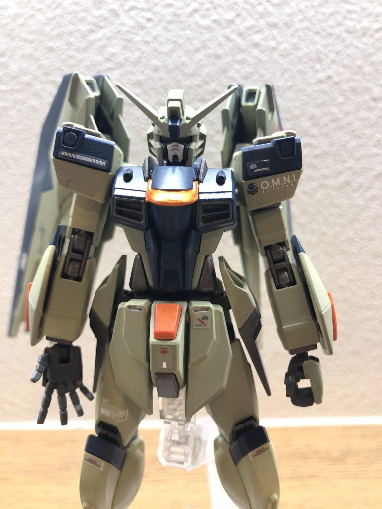 肩にクロスボーンガンダム、腕はストフリ、サイドアーマーにデスティニーを使ってます。