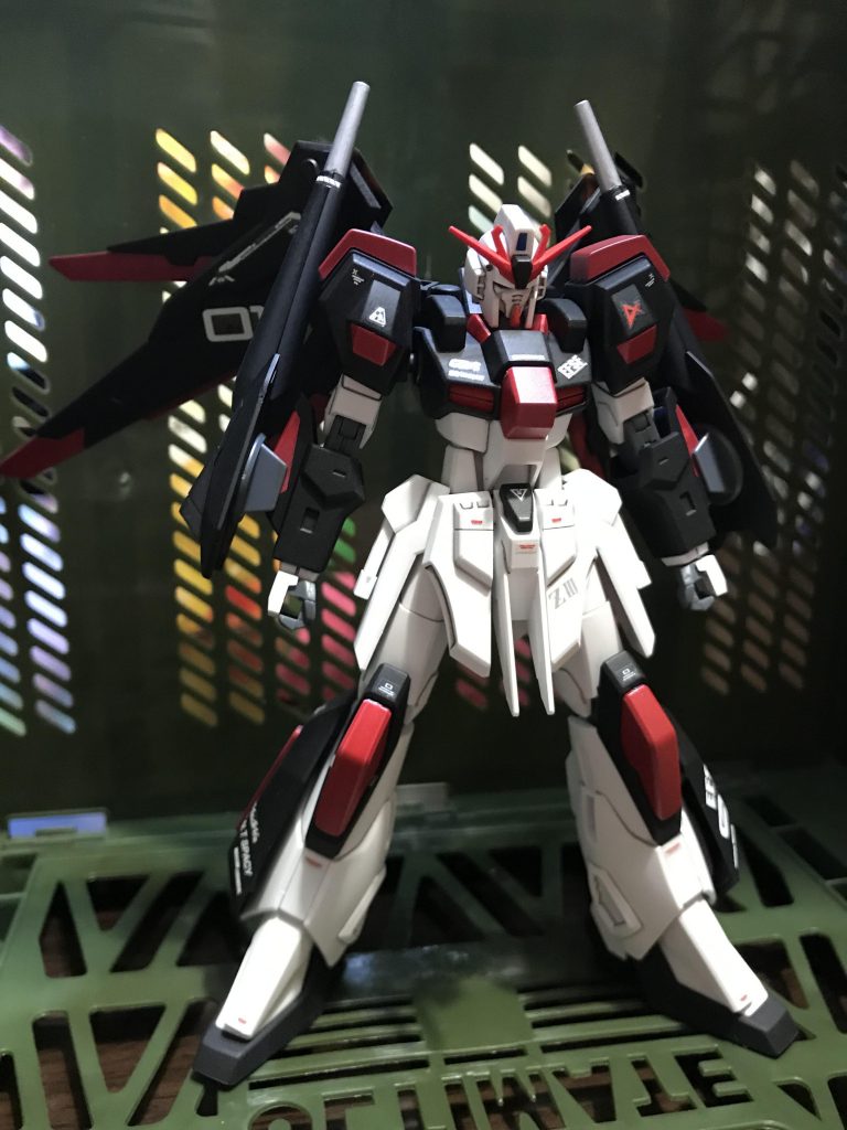 というわけで
ロンドベル治安維持遊撃部隊
アストライア隊所属
チームライトニング
ZⅢ（ゼータスリー）
アムロ.レイ大尉搭乗機
という妄想であります✨