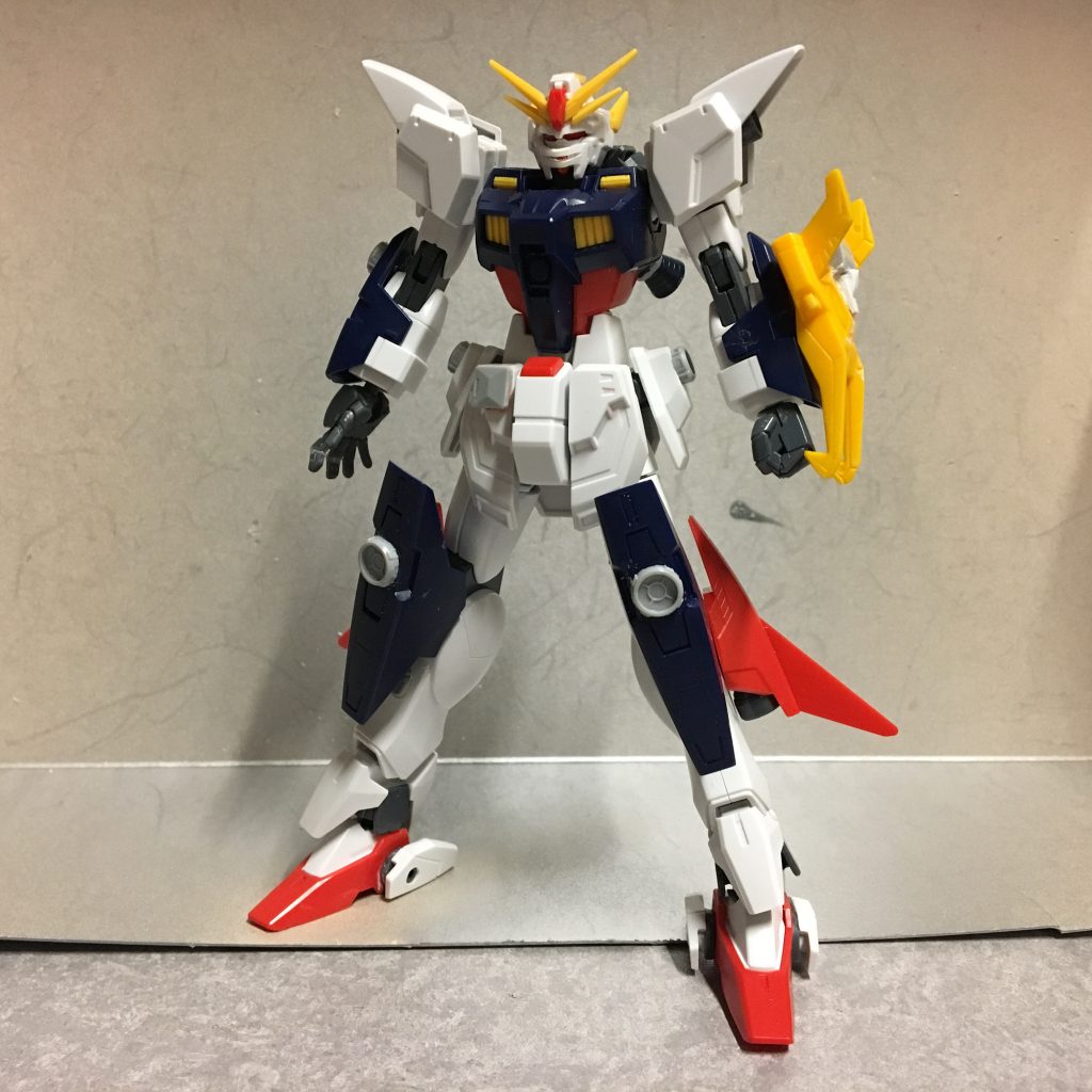 製作中の写真です。ポージング用に手首パーツの工夫や足元からしっかりするように設置面を増やしてボリューム感がアップしたのが嬉しかったです( ^ω^ )
あと頭部のマスク部分は結構悩みました💦