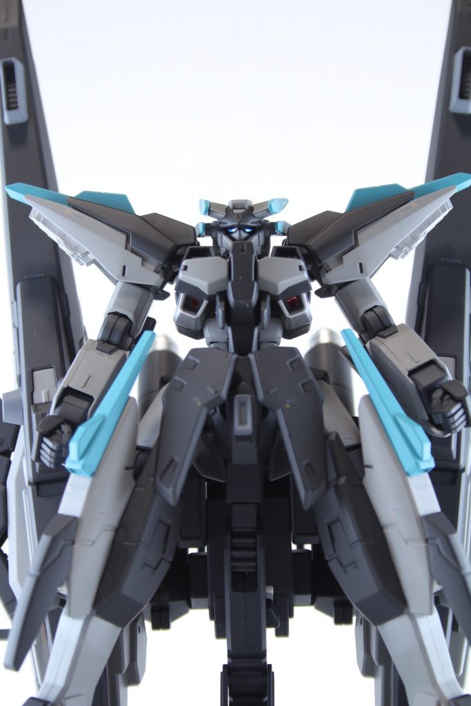 白背景。
この機体は真正面が1番かっこいい気がします(*´ω`*)