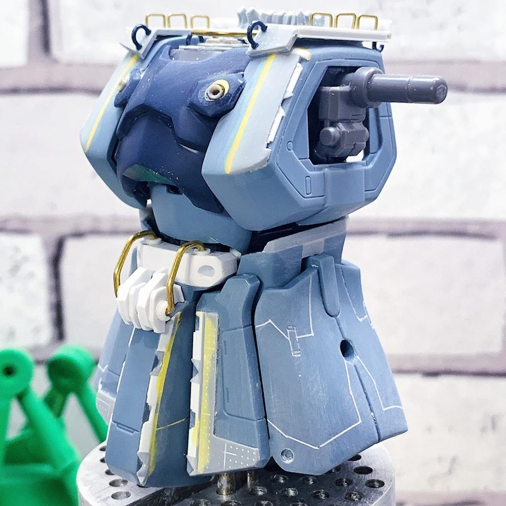 工作の中心は胴体です。
外から内へ密度が高くなる様調整してますー