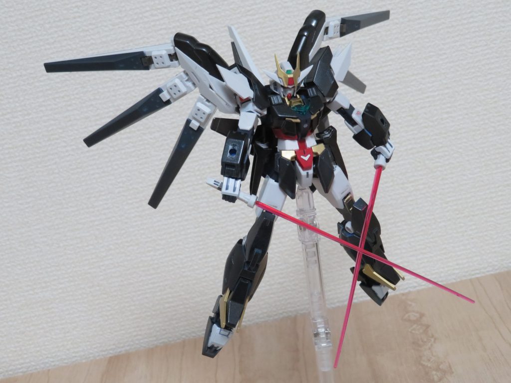 組み立て終わった後にHi-vガンダムのキット、ギミックの面白さを実感しました^_^ フィンファンネルも独立稼働出来て、変形するギミックもHGで再現するのは物凄い技術だと改めて思います。