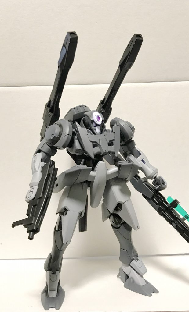 久しぶりの全塗装で、ちょっとしたミキシングでした。
塗装に関しては今回はムラも少なく自分にしてはまあまあよく出来た方ではないかと。
不器用なせいでスミ入れすると汚く見えるようになってしまう為にビビり、
最小限のスミ入れに留めた結果こういうのっぺりした仕上がりになってしまっています。
スミ入れに付いてもっと勉強していきたいです。