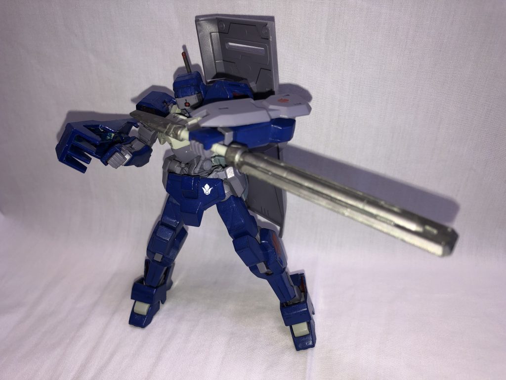 装備の組み合わせを変えることによって上記の形態以外にもなれる
戦闘では相手に合わせて装備を変える