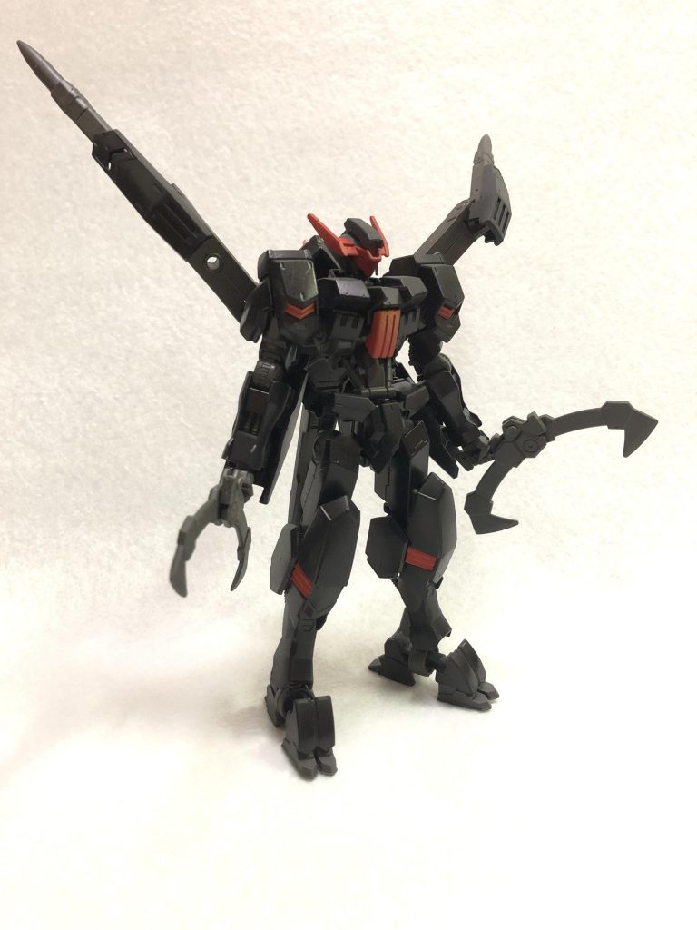 モビルスーツ形態。機体色の変更以外には、あまり手を加えていません。