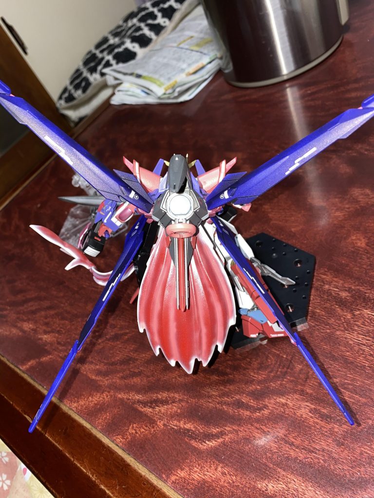 このガンプラのアビリティである「レクイエムモード」!
あのままでも十分に動けますが、これを使うことによってスピードやパワーを底上げしてくれます(^_^)
ノーネイムやデルタカイなどに付いているナイトロシステムの反応用です!