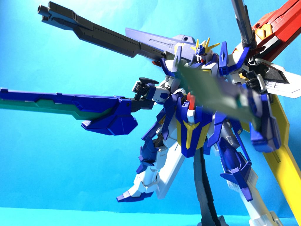 フルバースト。バインダーを前に負けた方が正面火力は高くなりますが、こっちの方がハッタリが効いてて好きです。ジンクス4を何個か購入したのでロングレンジバレルが余りまして、それを付けています。アームは軽トラぶそう。