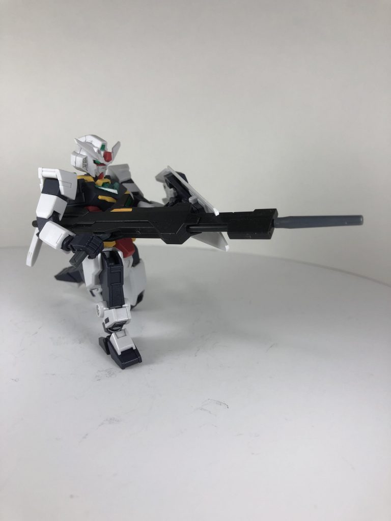 Zのライフルはコアガンダムが持つとまるでスナイパーライフル。