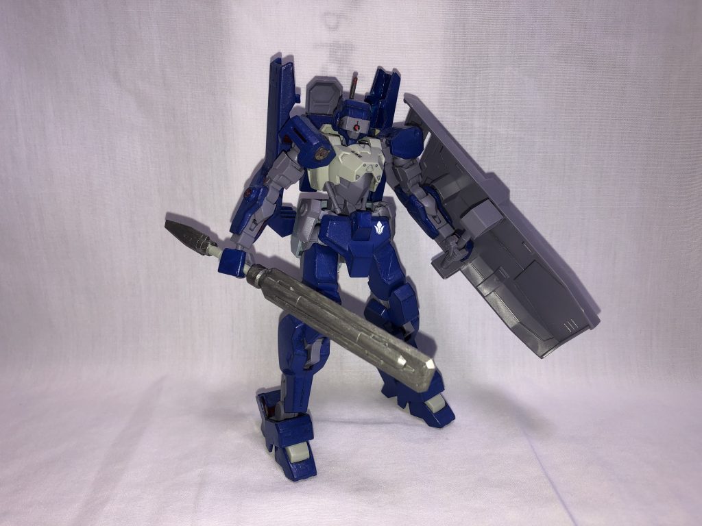 基本形態
接近戦をメインとする
接近線でも盾を軽々扱えるように出力をやや上げている