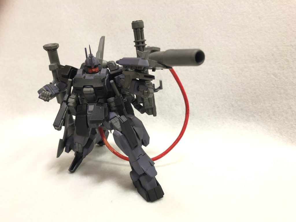 特別な装備として、ケルゲレンの予備のメガ粒子砲を改造して装備。
本来は「ケルゲレン砲」と名付けられていたが、シロー=アマダがかつての仲間を「威嚇」するために使用。その甘さから「アマちゃん砲」と揶揄される様になる。という設定。