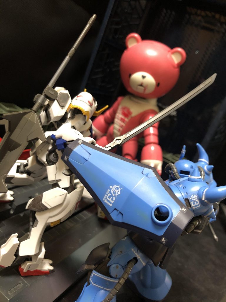 わーーーーっ!!
ぐしゃー!!べキー!バキー!どかーん!!
Mr.BK「めちゃくちゃ強えぞ!あのクマっ!!Σ(´Д` )」