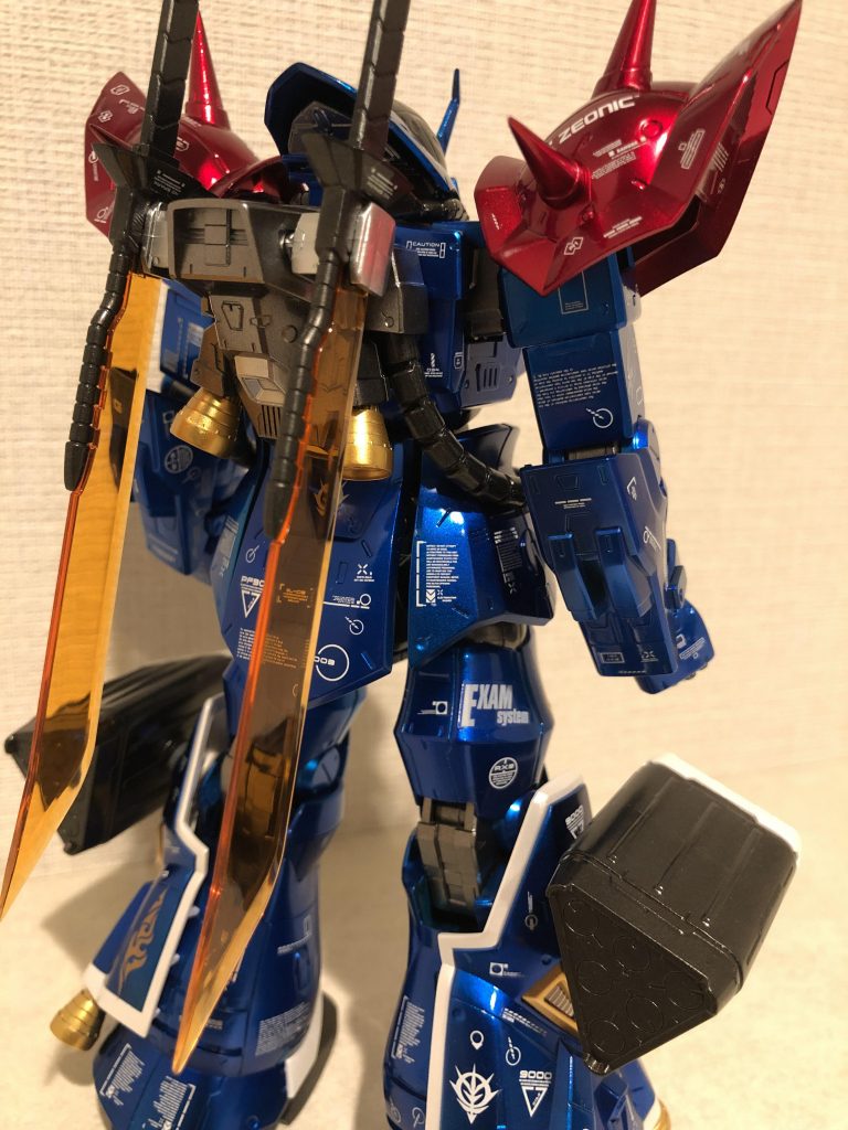 バックショット
ヒートサーベルの刃の部分は成形が綺麗でしたのでそのまま使用しました。