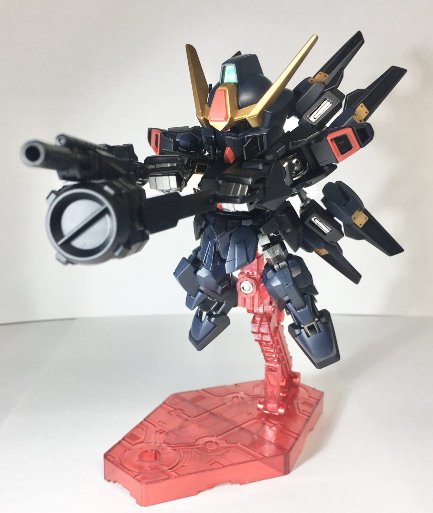 背面や武器などが大きいので迫力がありますね😊