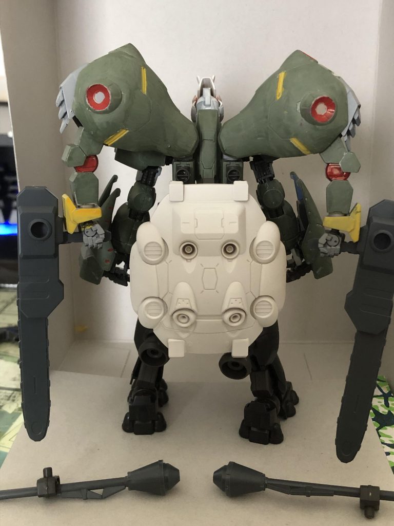 この時はガンダムマーカーエアブラシシステムがないので筆塗りでムラが出てますね。