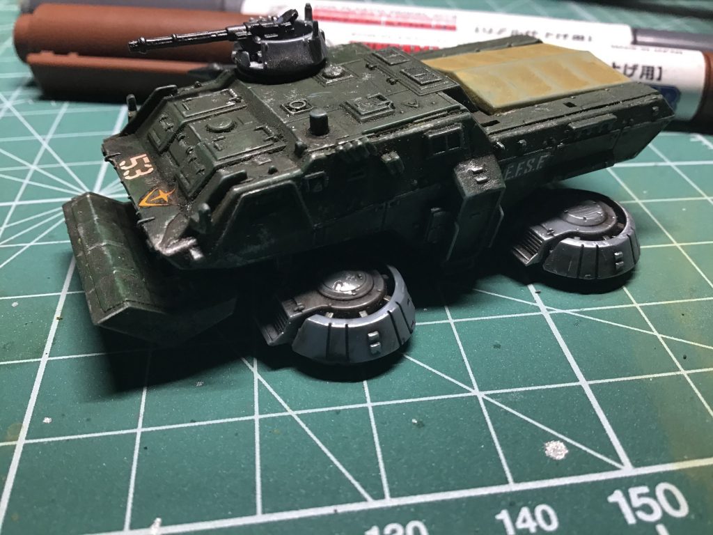 連邦ホバーはHGの陸戦セットにあったモノを筆塗りで、汚し楽しっかったです
( ^ω^ )