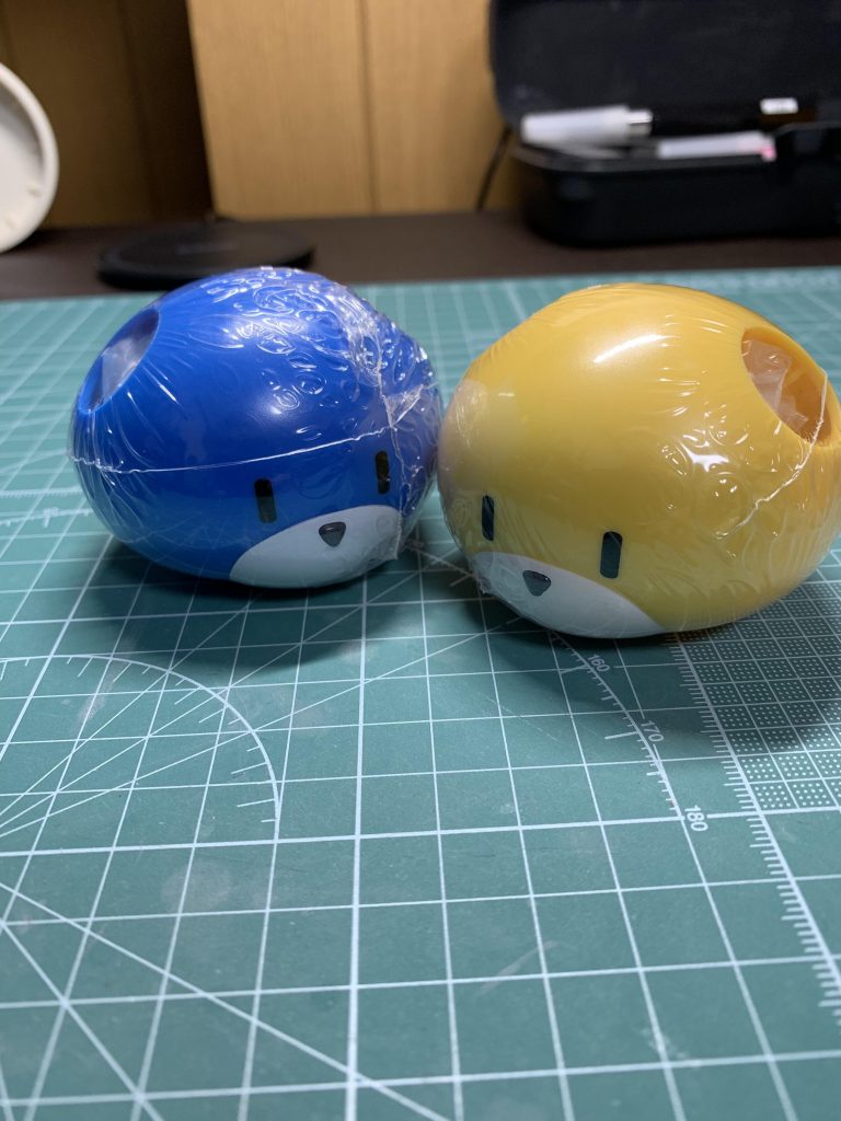 買って来たばかりのプチッガイです。
目などは塗装なので上から重ねると消えてしまうため、プラ板で新たに作成してます。