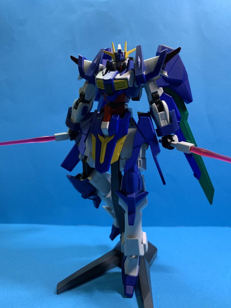 ビームサーベル。流体金属(プラスチック)は今回は使わず、ビームサーベルにしました。このポーズ撮ってる時に一番下半身の恵まれっぷりを感じました。