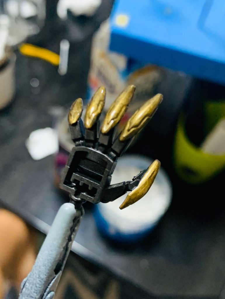 1/144だから仕方ないとはいえ爪の塗り分けは骨が折れました、、、