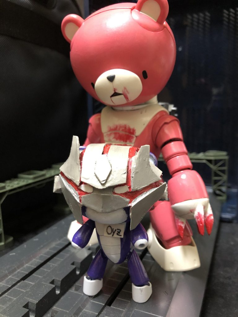 Mr.BK「なんか爪とか血が...。」
oyz「大丈夫ですよっ、心配性だなぁマスターは!さア、早速搭乗してみましょう!」
Mr.BK「え?マジで?」
oyz「大丈夫ですよっ!さーっ行くぞーっ!パイルダーっオン!!」