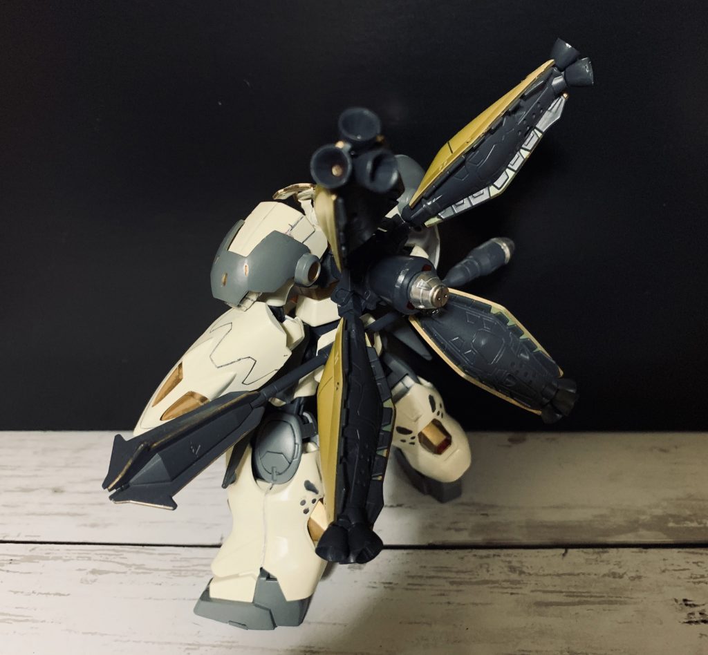 バインダーは用途に応じて展開可能
ノイエ・ジールのパーツにジョイントを組み合わせて制作しました