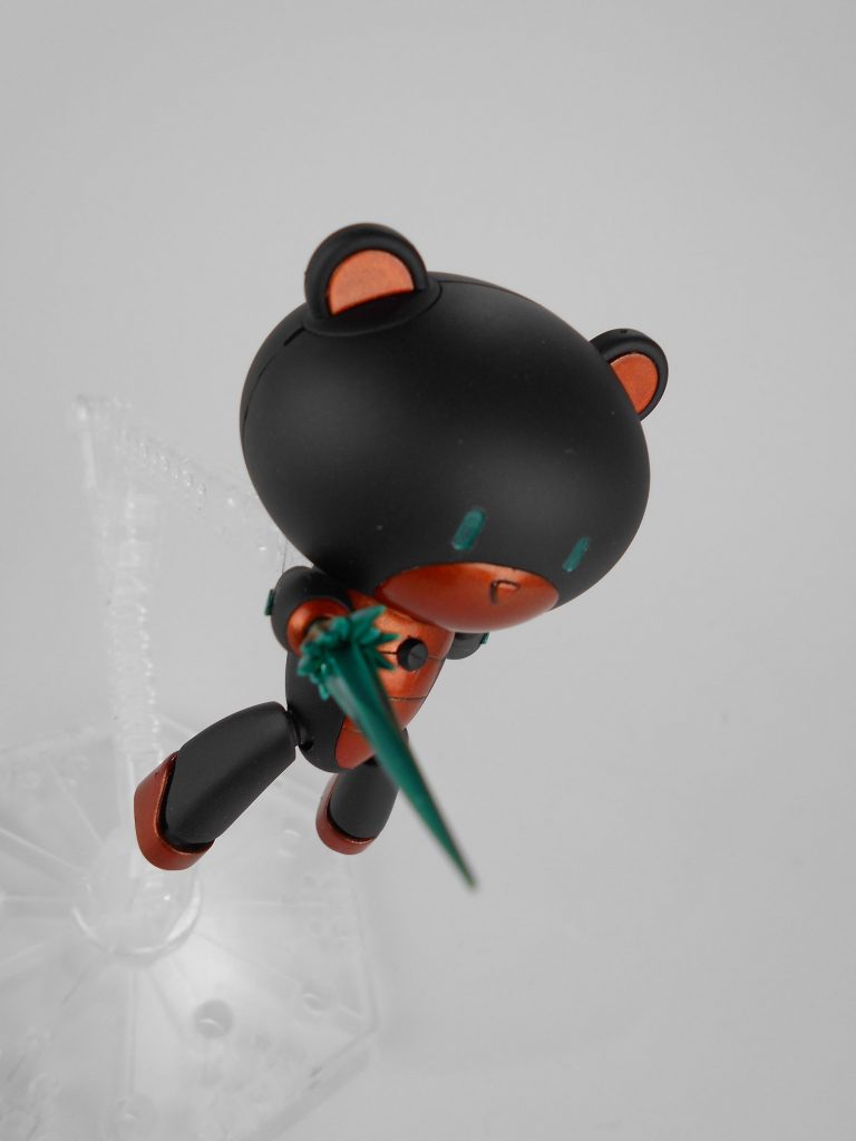 ビームソード。腕部からはビームガン、スラスター、ビームソードと使い分けができ、単体でも戦えますがあくまで奇襲用として使用できます。