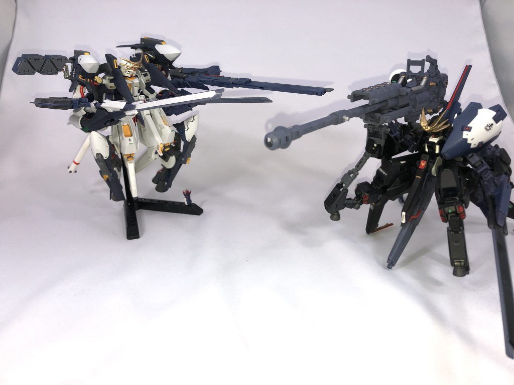 並行で作っていたウーンドウォート・ラー風の機体と並べて
ウーンドウォート・ラーはこちら
https://gumpla.jp/hg/296644