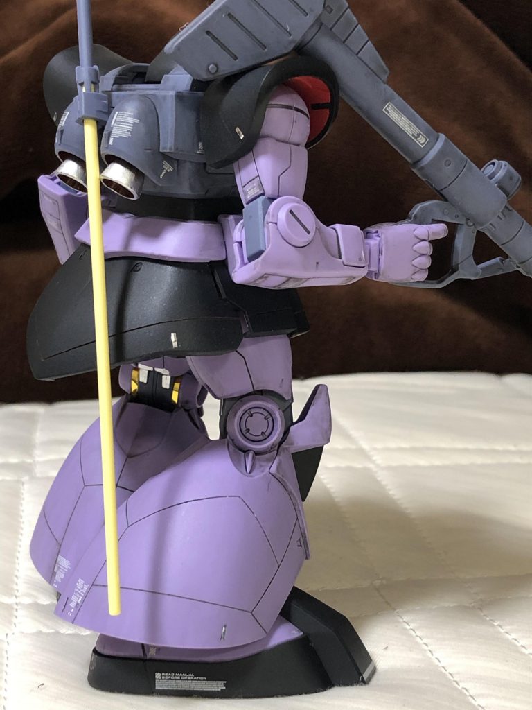 肩裏に合わせてスカート、脚部裏も赤で塗装してあります。殆ど見えませんが