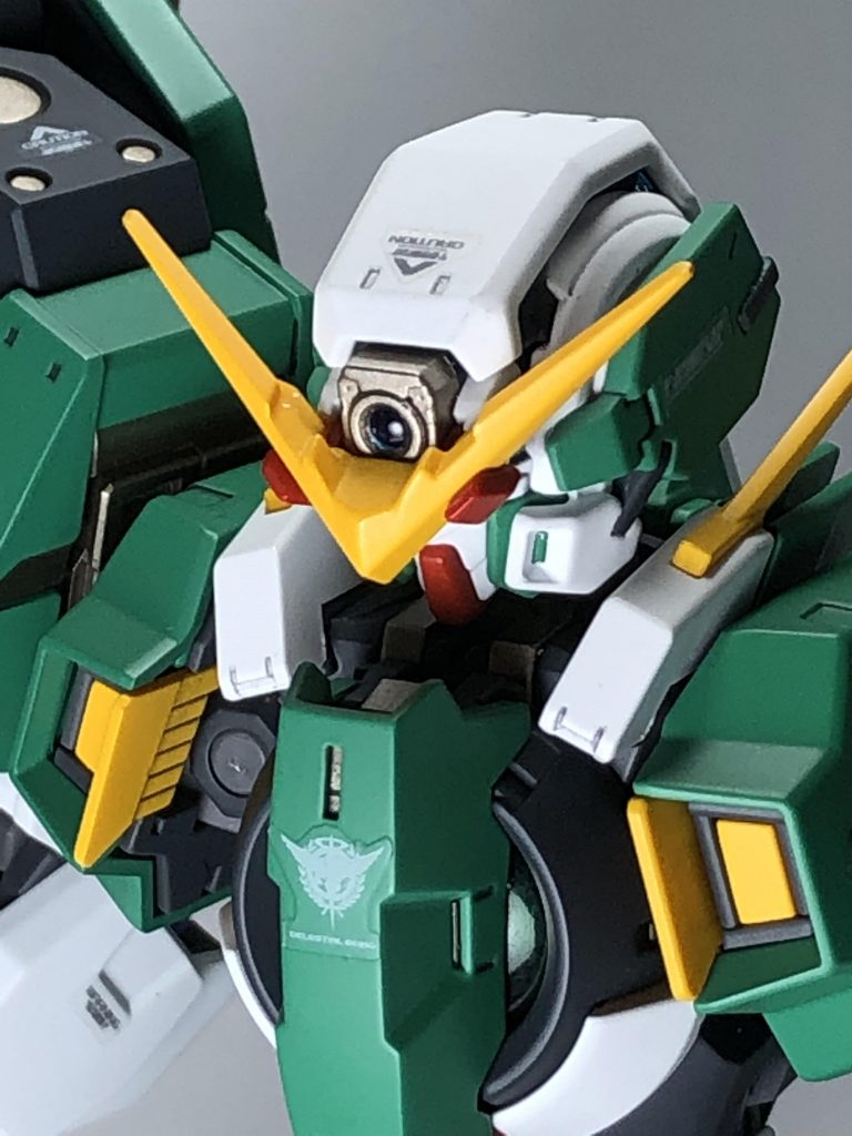 旧1/100よりさらに進化したカメラギミック 塗装してもスムーズに動きます。