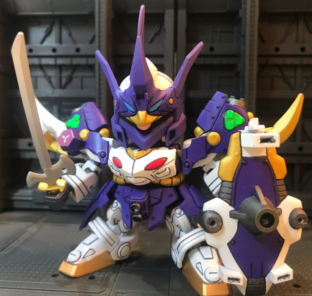 まずは通常形態から。七人の超将軍の一人なのに、なんと通常形態がモノアイタイプなのです。元々は闇軍団の一員ですが、足を洗って抜け忍になったという設定なんですよね。モノアイはクリアパーツに置き換えてます。