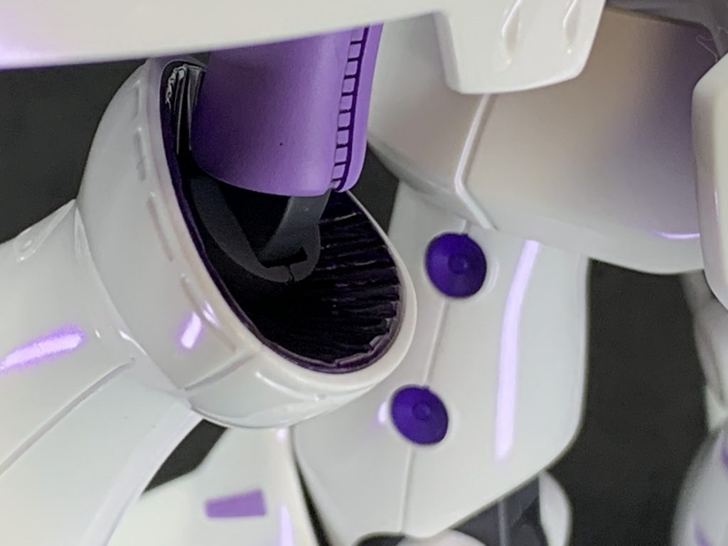 肘裏もラップ塗装でドレスアップ。