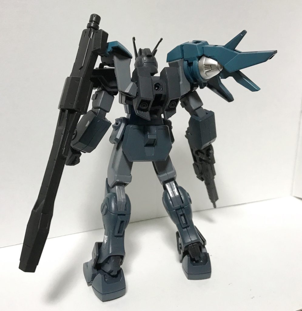 GNストライカーパック(のつもり)。
ダブルオーのバックパックとダブルオースカイのGNドライヴ部分を、
ポリキャップとランナーを使って固定しています。