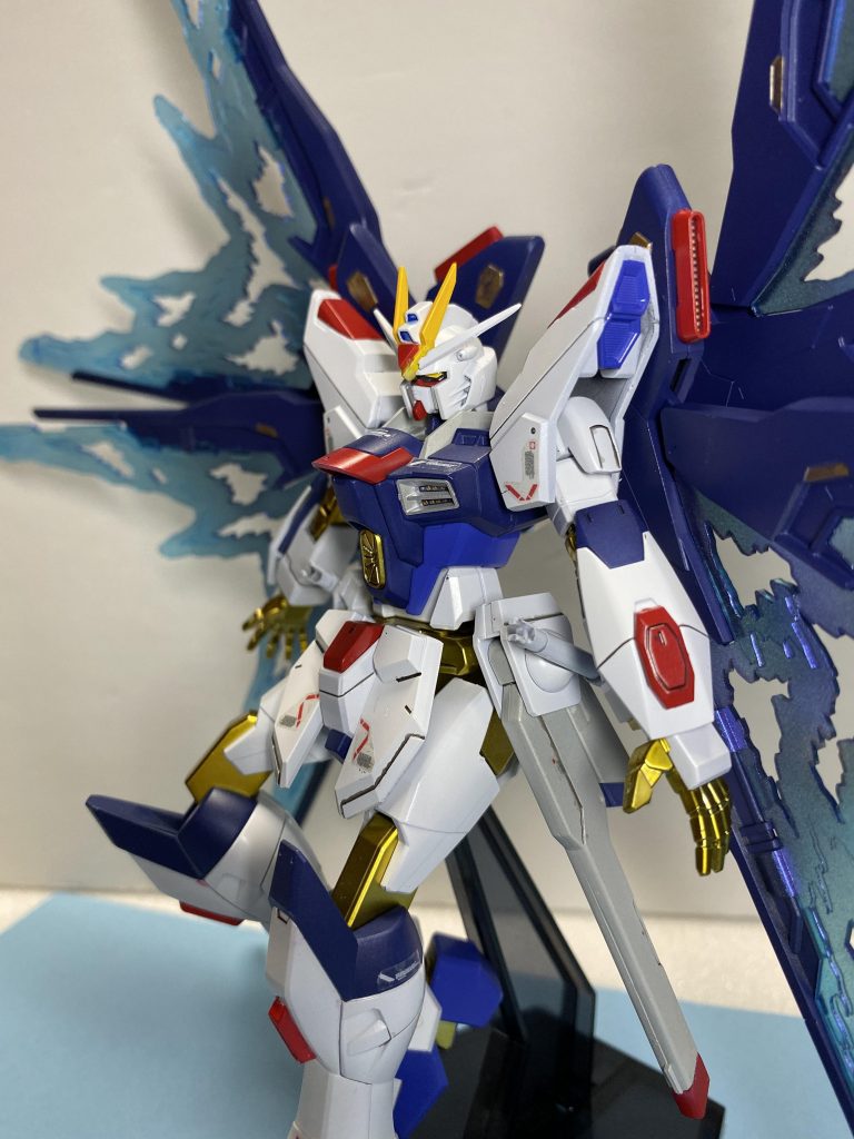 各所に貼ったデカールシールはRGで余ってたものを流用しました