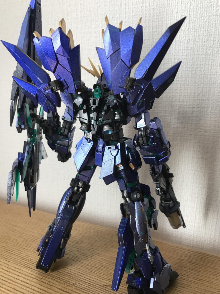 バックショット。バーニアはシャインシルバーとブルーメタリック