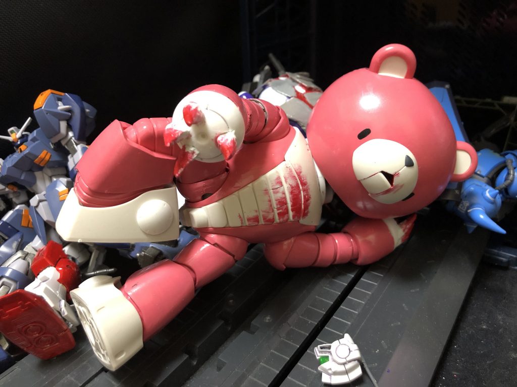 oyz「さあ、立ち上がれ!嫁っ!!ん?どうした嫁!?」
Mr.BK「...。(・ω・;)」
oyz「嫁!動け、嫁!何故動かん!?」
Mr.BK「だと思ったよ...。」
oyz「ちょっとTV止めてみましょう?」
Mr.BK「え?危なくない?(・ω・;)」
oyz「TV観てるから動かないんですよ!エイっ!」
Mr.BK「あっ!!TV消したら危ないって!止めろーーーっ止めるんだっ室長ーーーっ!!!」
嫁ッガイ「.......。ブチッ」
oyz「.......あ。」
わーーーーっ!!
ぐしゃー!!べキー!バキー!怒カーン!!
わーーーーっ!!
ぐしゃー!!べキー!バキー!どかーん!!
oyz「ぎゃーーーーーーっ!!!!」
Mr.BK「室長ーーーーーーっ!!」