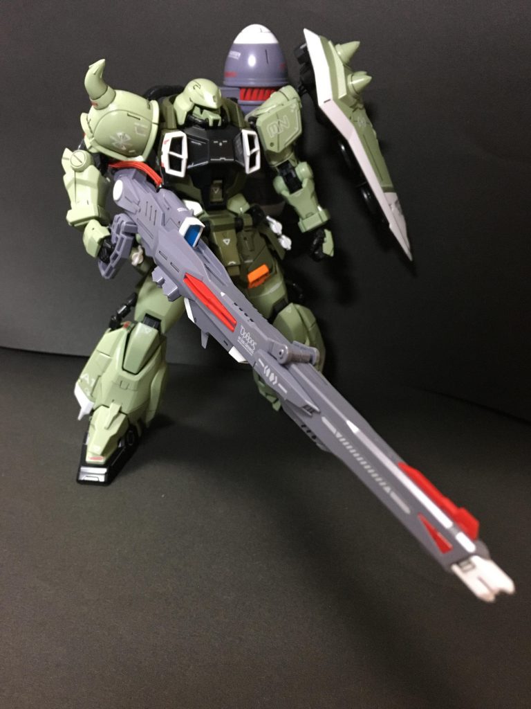 ただ構えているだけでカッコいいのはさすがMGですね
以下、製作過程