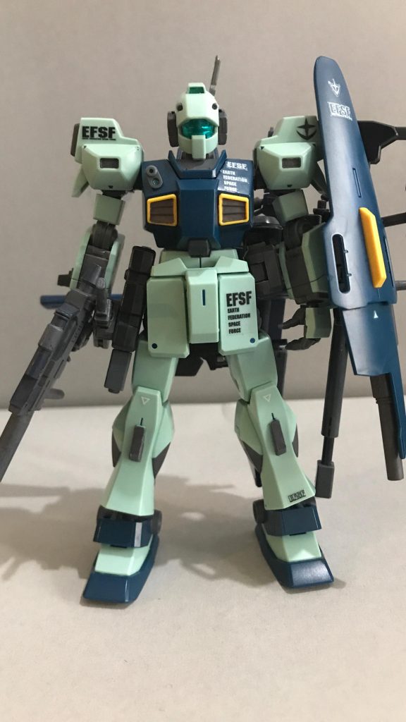 正面

流用点は
・頭部前面部
・頭部サイドのダクト
・バックパック、大腿部裏のバーニア
・武器
となります
変更点は
［30MMのパーツに変更］
肩及び肩装甲のパーツ
腹部内部及び股から足設置パーツ
［追加パーツ］
肩部バーニア
プルバップマシンガン設置パーツ
ビームサーベルポッド／ビームガン

どうしても脇の下は構造上気になっていたため、変えられてよかったですね