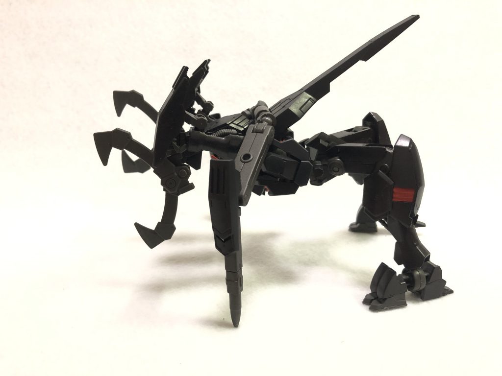 側面。フラウロスの変形機構を活かしつつ、オリジナル要素を。