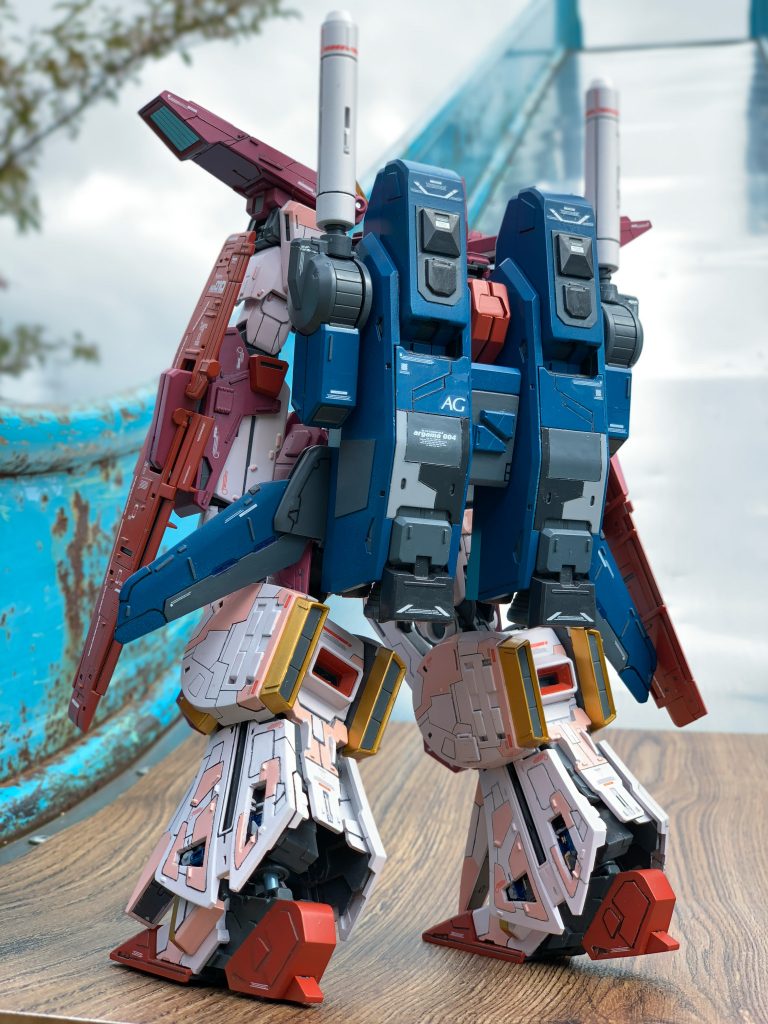 後ろ姿もカッコ可愛いですね