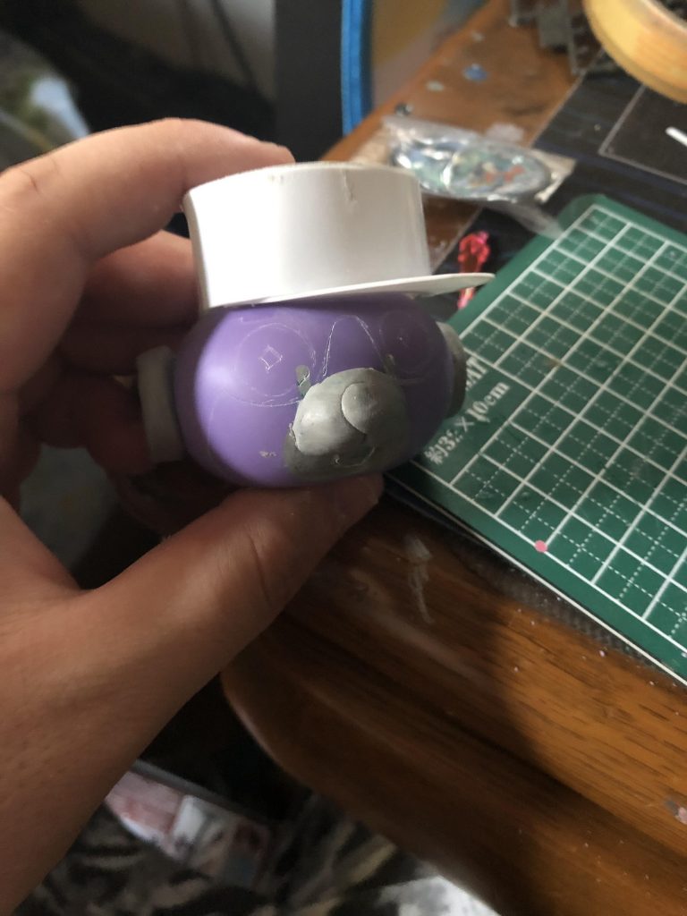 帽子はプラ板で作りました
これだけ見たらホントに4部の承太郎なんですよね...
