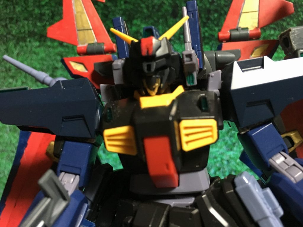 顔は30MMアルトの指揮官パーツを被せている。バルカンポッドとは干渉しないのでそのまま使える。