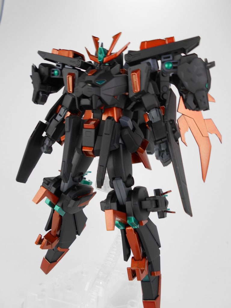 ガンダム トライオン・オビディエントイービル。正面。