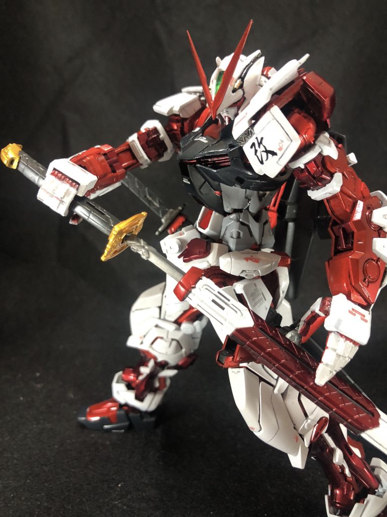 ガーベラストレート及びタイガーピアスはキットのままだとメッキ加工されてたので、キッチンハイターでメッキを剥がし、塗装しています。