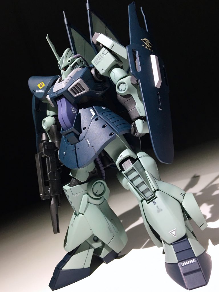 最近のキットなので、素組でむちゃくちゃカッコいい！
腹部で「気持ち」延長してます。