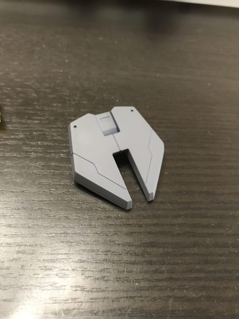 見えなくなったリアアーマーにも筋彫りしてるんです