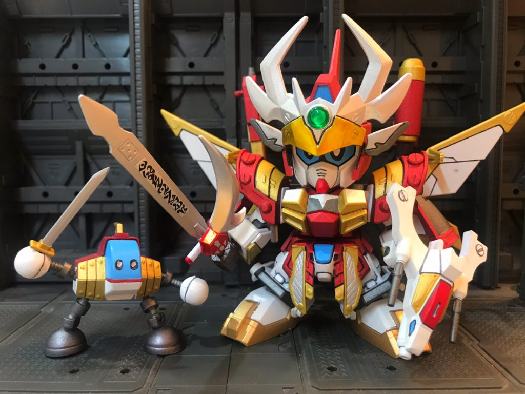 まずは正面から。画像ではわかりにくいですが、鎧の赤部分は、元キットの成型色を意識して、メタレッドで塗装してます。