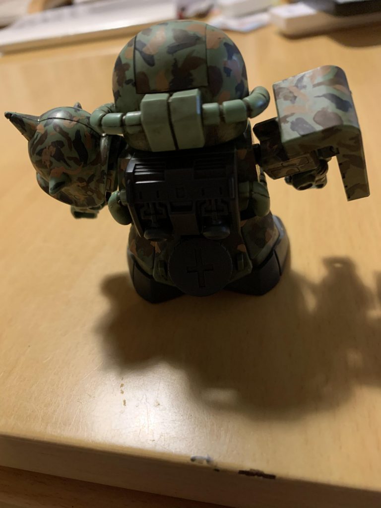 ザクⅡ（迷彩ペイント）–3枚目/制作者：@blood_muzik1981